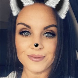 Meet your Posher, Adrienne